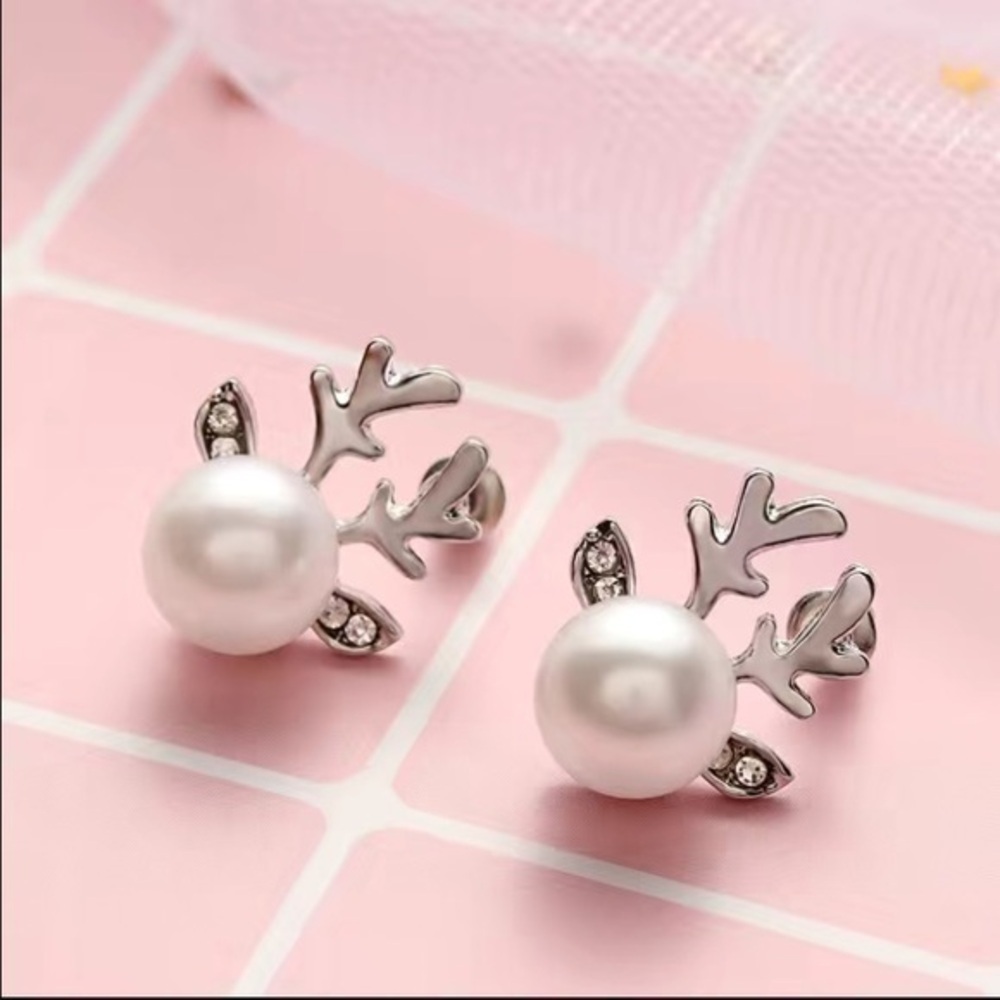 Pearl Reindeer Stud Earrings - Silver